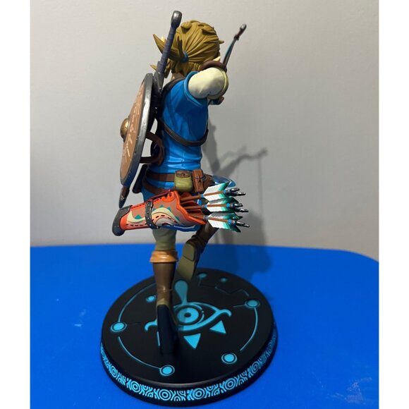 The Legend of Zelda: Breath of The Wild Link Collector's Edition Statue - Picture 9 of 10